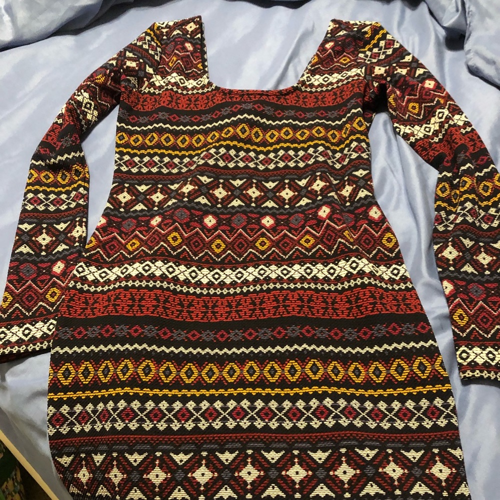 Patterned winter bodycon dress. Long sleeve.
